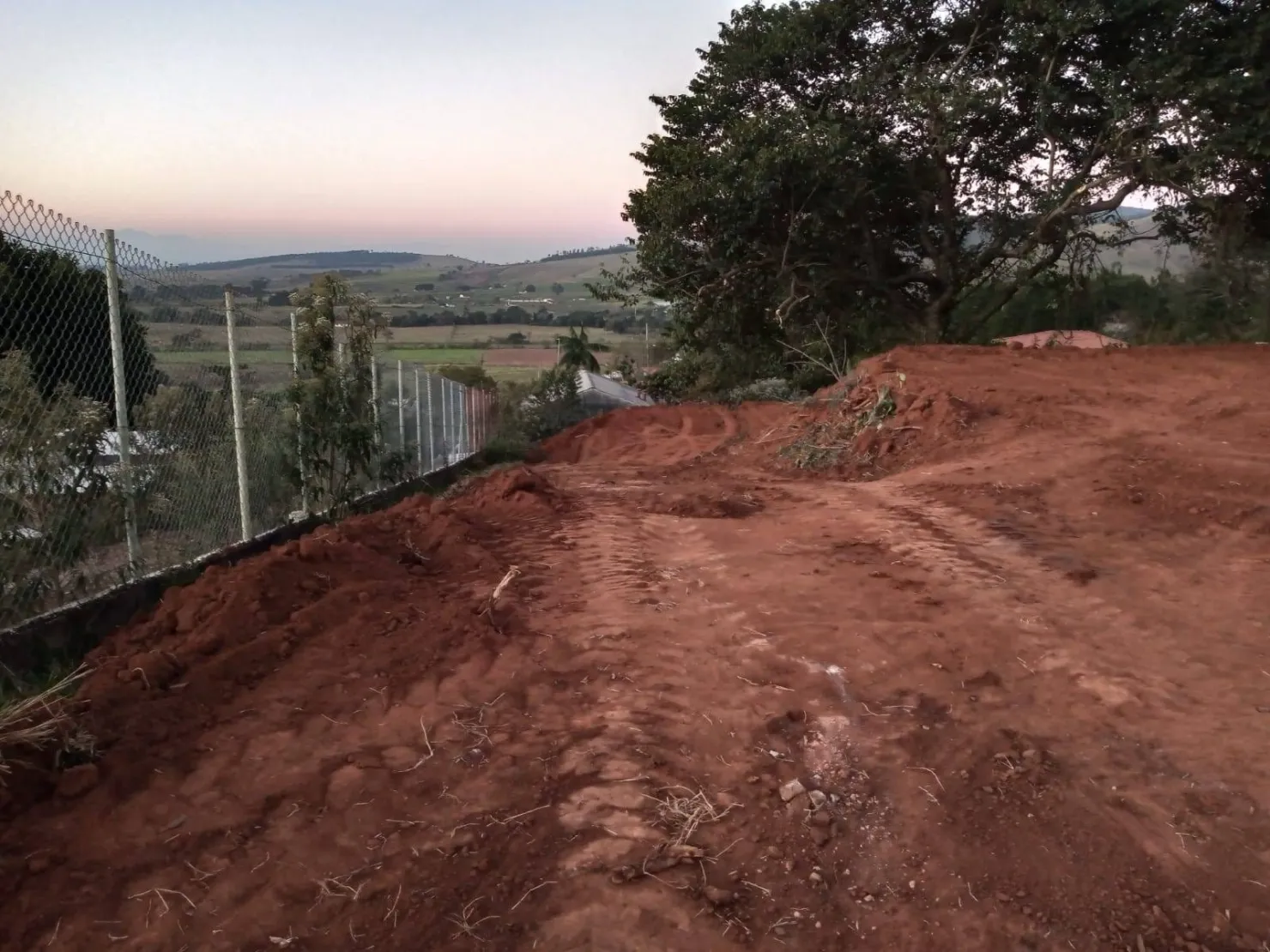 Imagem Terreno à Venda em Pindamonhangaba - 1.300 m² na Avenida Principal