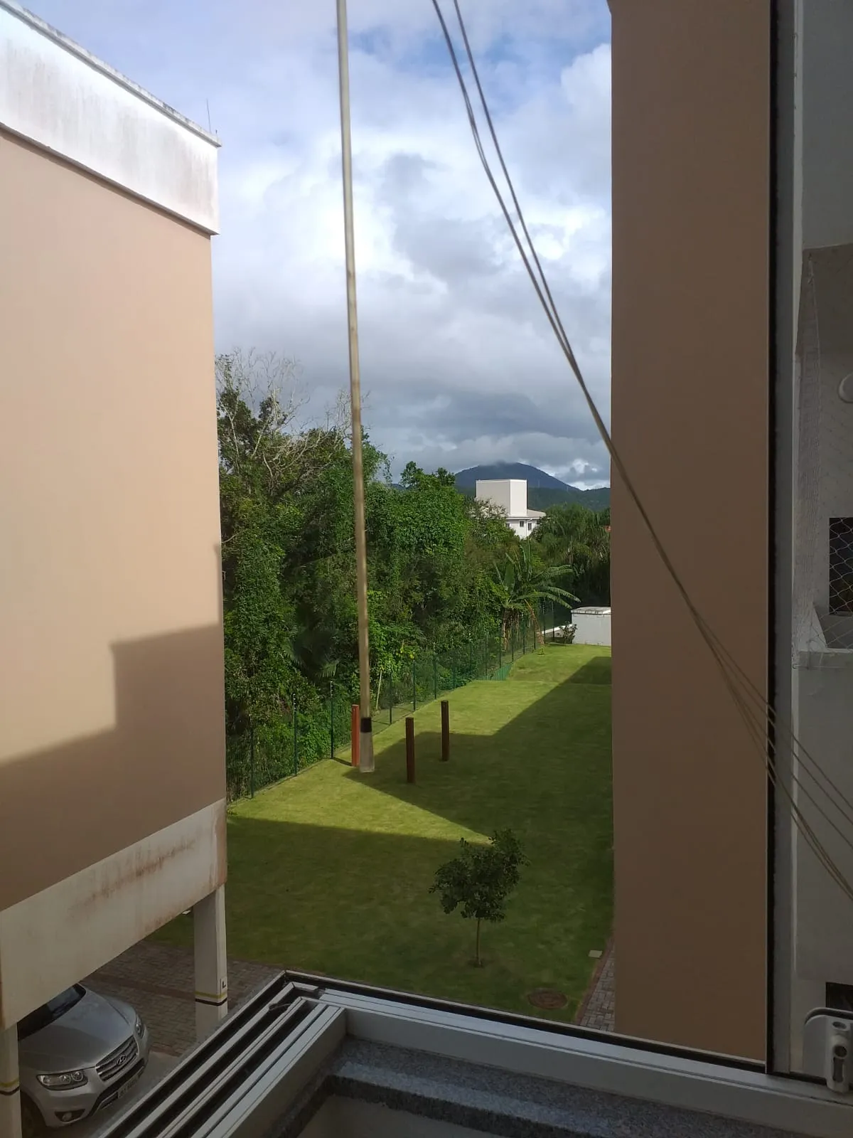 Imagem Apartamento semi-mobiliado à venda próximo às praias de Canasvieiras