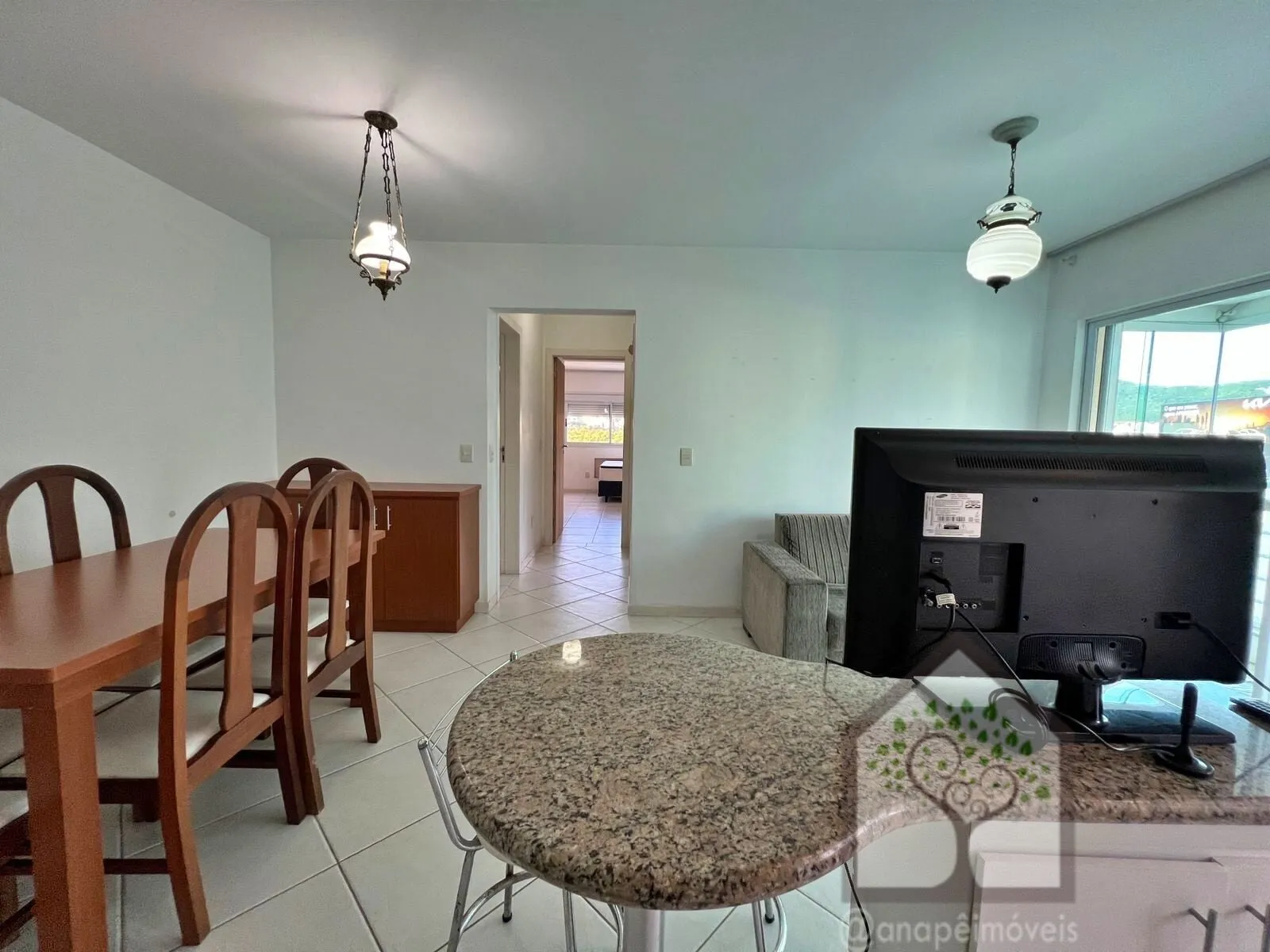 Imagem Apartamento com 2 Dormitórios (1 Suíte) na Trindade - Florianópolis