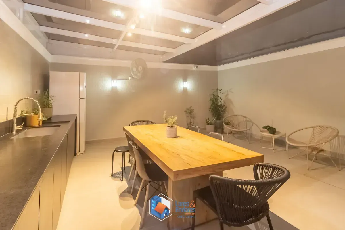 Imagem Sobrado para venda em Santa Teresinha com 3 quartos, sendo 3 suítes, 185m²