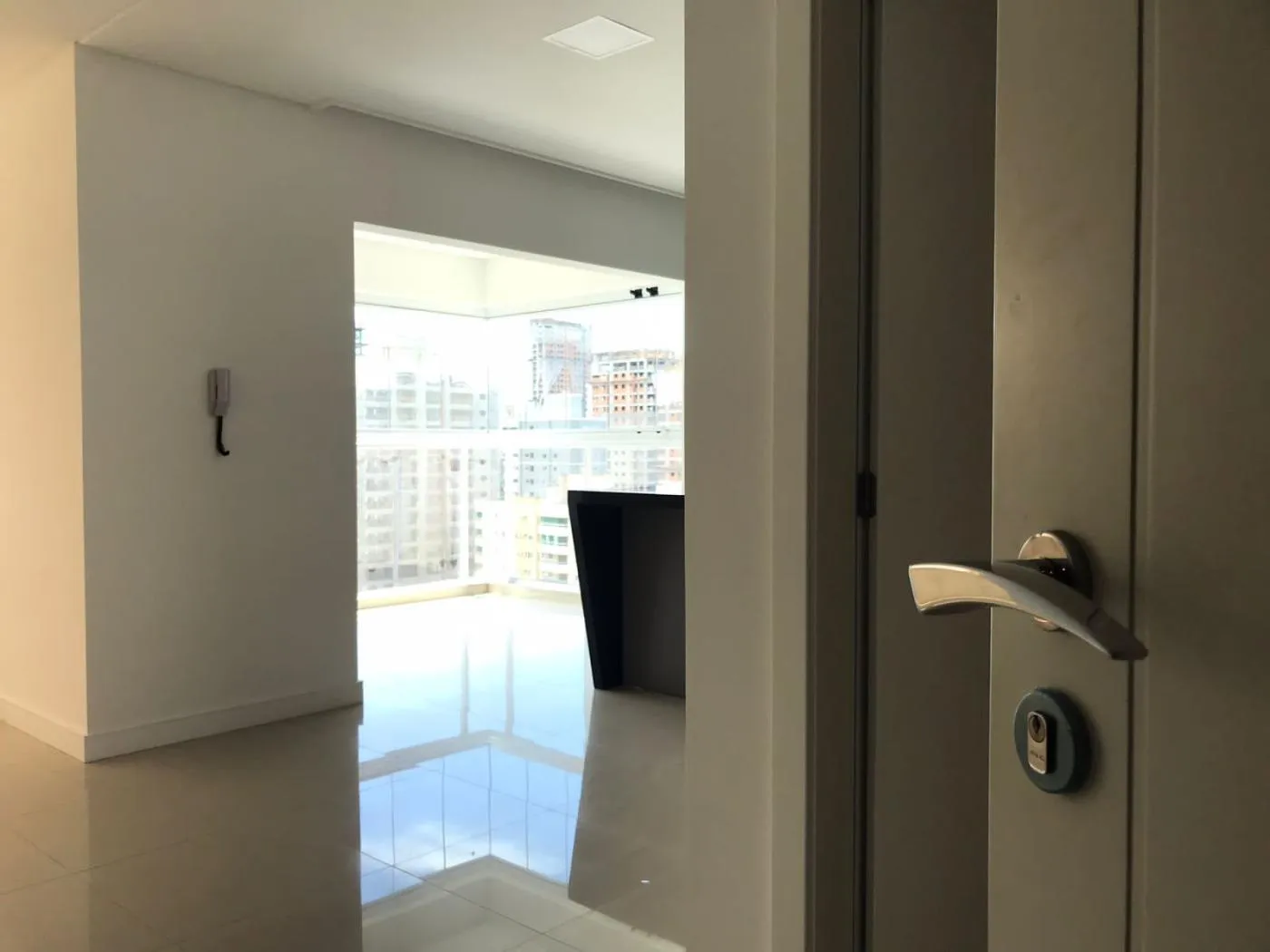 Imagem Apartamento para Venda em Itapema, Meia Praia, 3 dormitórios, 3 suítes, 4 banheiros, 2 vagas