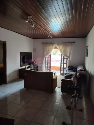 Imagem A Chácara tem 1000m2de terreno, casa com 3 dormitórios, sala ampla, cozinha, até gourmet e uma á...