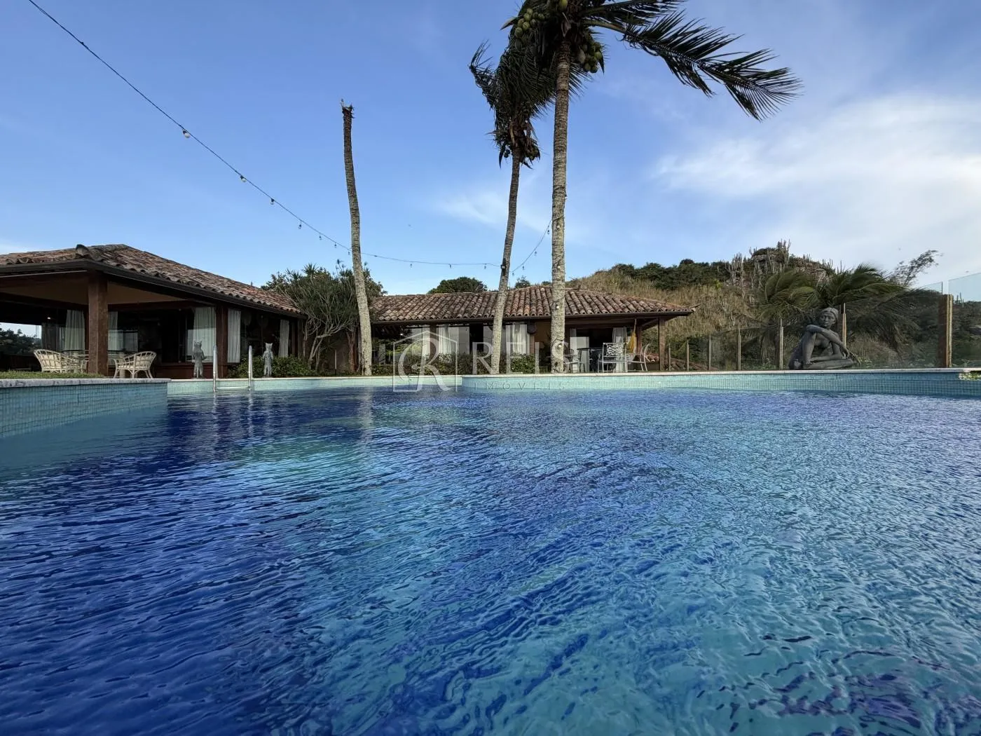 Foto do imóvel Casa para Venda em Armação dos Búzios, Geribá, 7 dormitórios, 7 suítes, 10 banheiros, 2 vagas em Estrada Canto Esquerdo de Geribá, 99 - Geribá, Armação dos Búzios - RJ