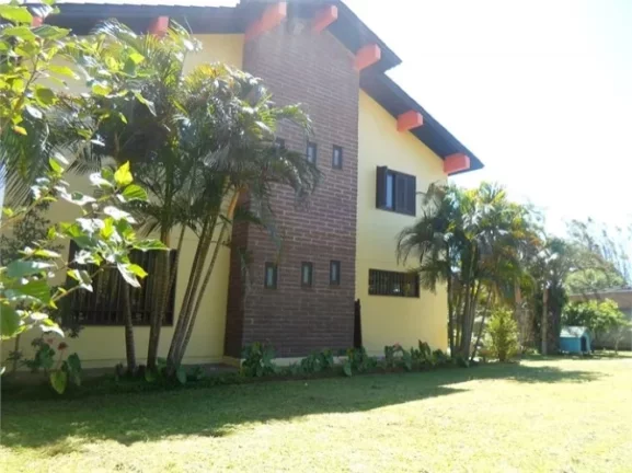 Imagem Belíssimo Sobrado em condomínio fechado, Centro de Águas Claras / Viamão