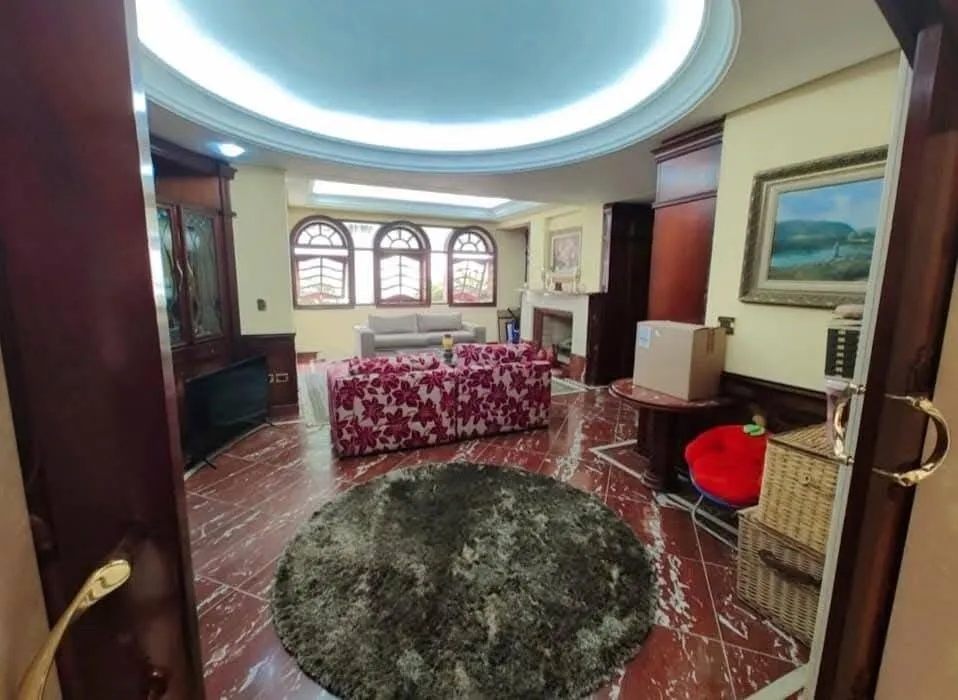 Imagem Imponente Casa à Venda em Tamboré - 5 Suítes, Piscina, Academia e Infraestrutura Completa