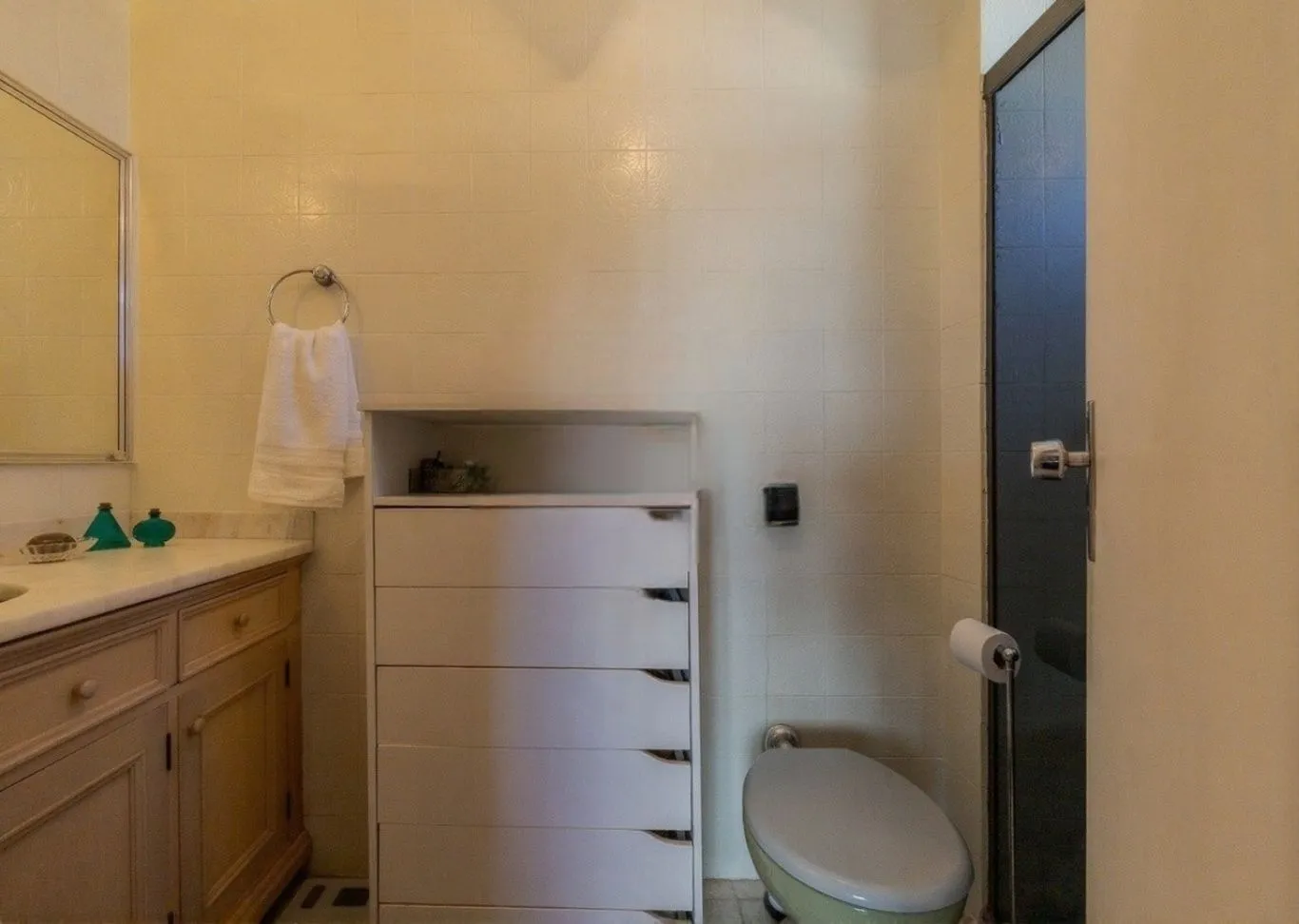 Imagem Vende-se apartamento com 3 quartos (1 suíte), 122 m² e 1 vaga - Petrópolis