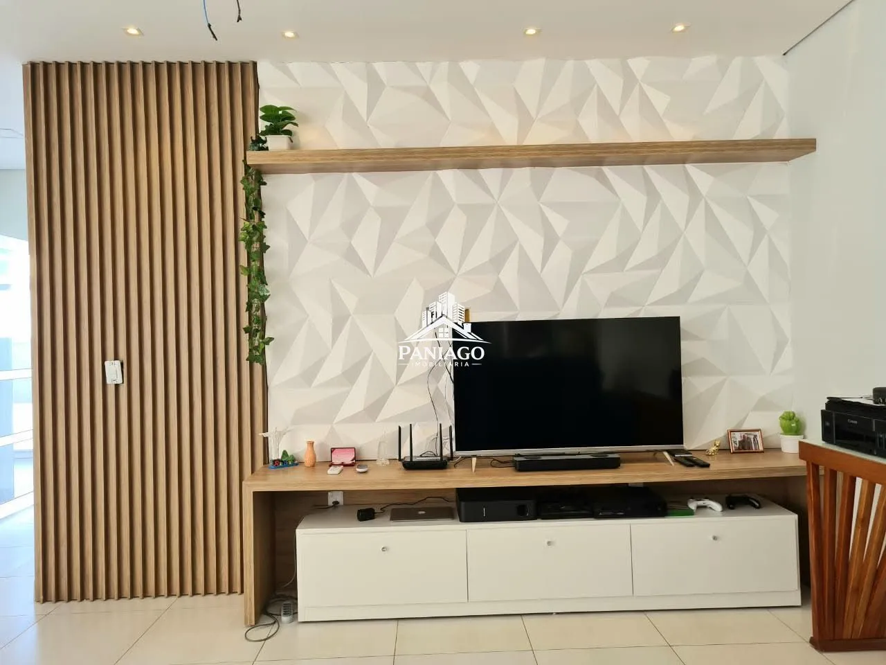 Imagem Casa com 3 Quartos, Piscina e Energia Solar à Venda no Jardim Comodoro