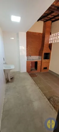 Imagem Lindo duplex bem localizado á "uma quadra da praia!" Oportunidade!