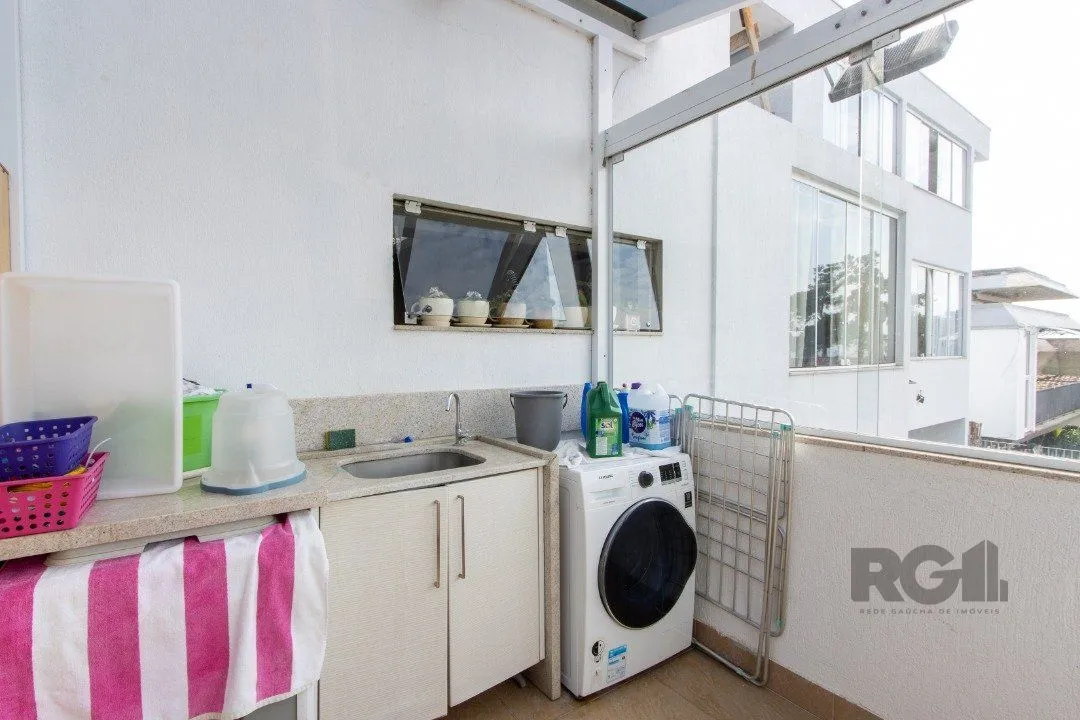 Imagem Casa em condominio . com 6 suites, sendo 3 suítes master com closet e hidro.