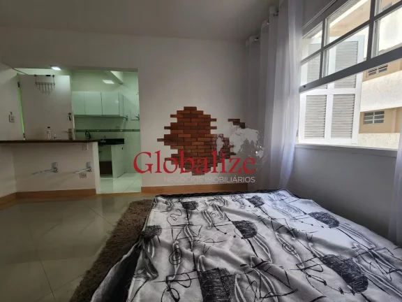 Imagem Sala Living a venda na Ponta da Praia, com 1 vaga por R$ 330.000,00