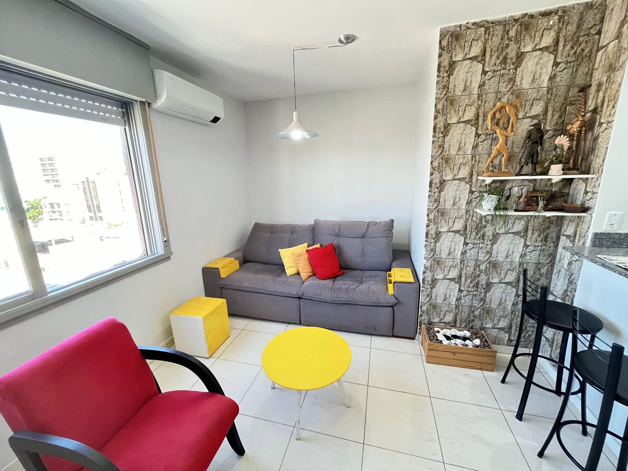 Imagem Apartamento de 2 quartos e 1 vaga de garagem no bairro Farroupilha em POA