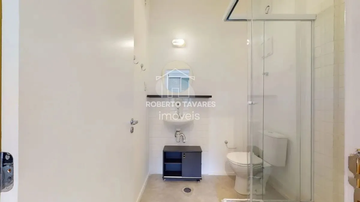 Imagem Apartamento mobiliado, com 4 dormitórios, 2 suítes, 1 vaga de garagem e 4 banheiros, bem localizado. Fica próximo ao Shopping Frei Canneca.