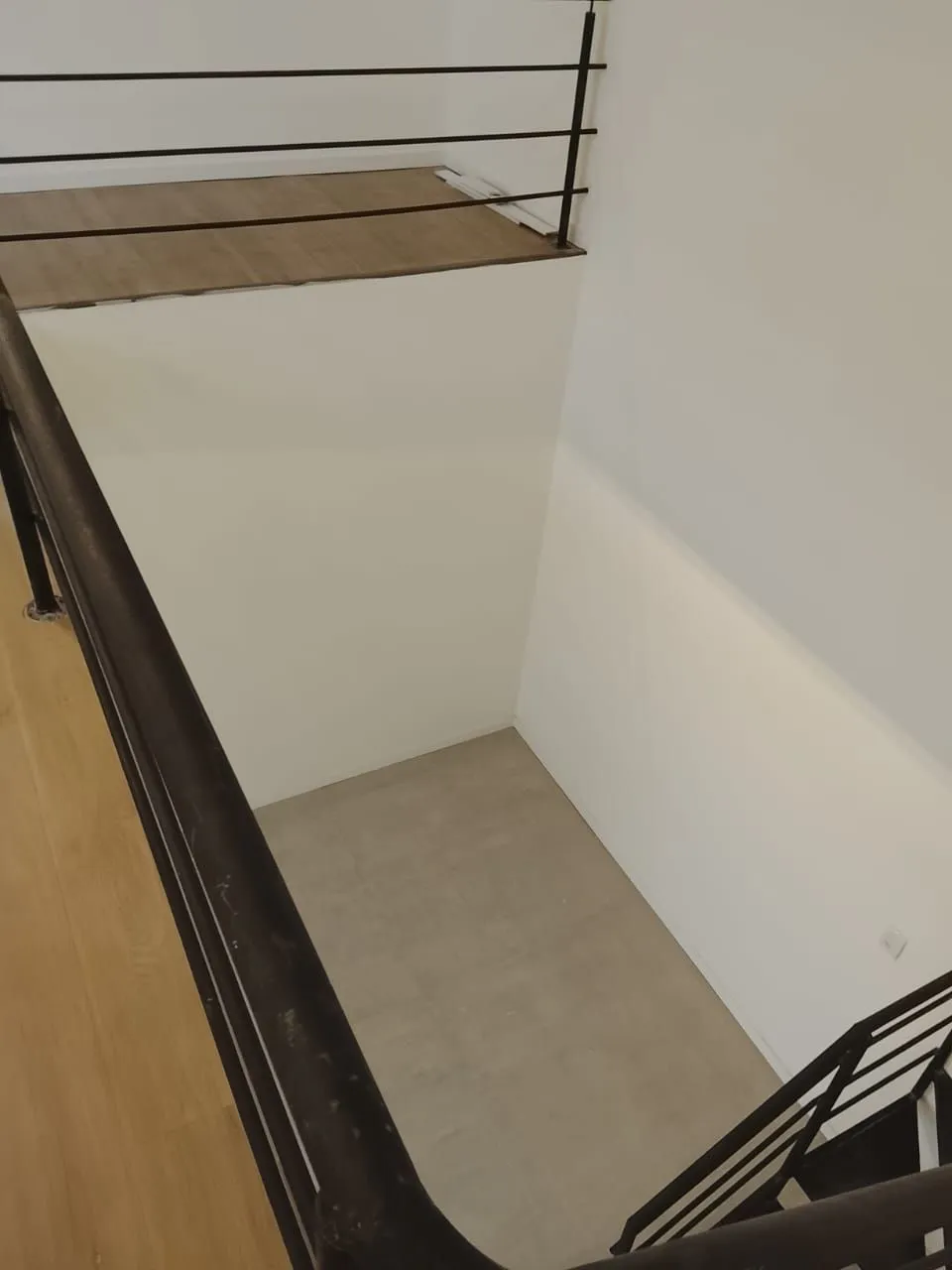 Imagem DUPLEX 1D NA CIDADE BAIXA MEZANINO COM CLOSET