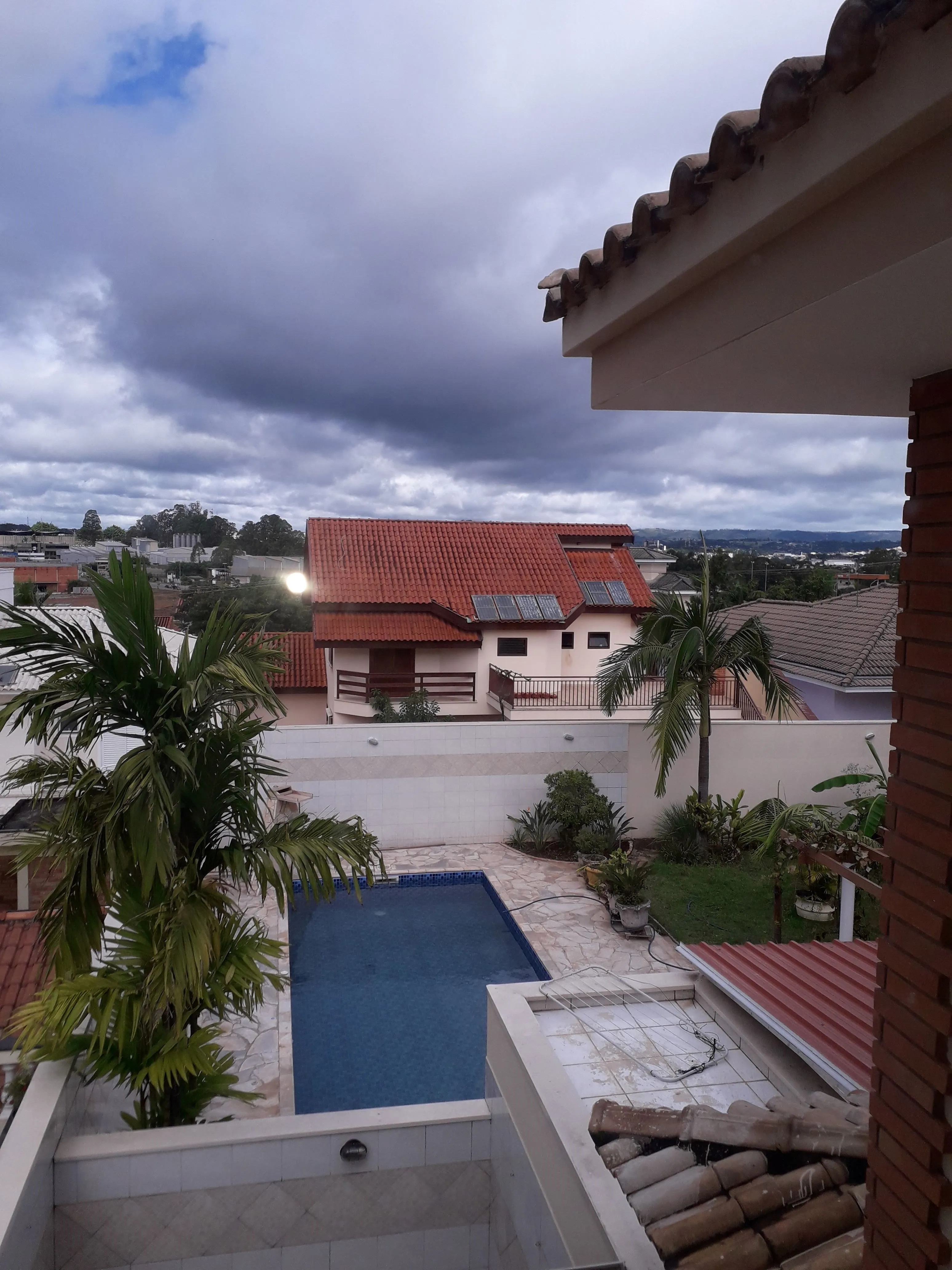 Imagem Linda Casa no Condomínio Ibiti do Paço com 348m².
