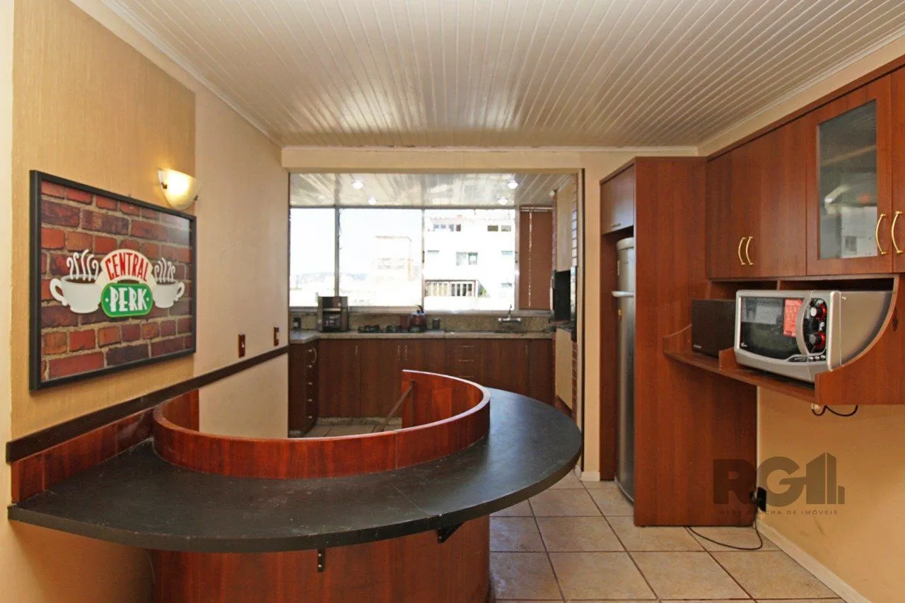 Imagem Cobertura duplex de 2 dormitórios garagem e semi-mobiliado, bairro Cidade Baixa.