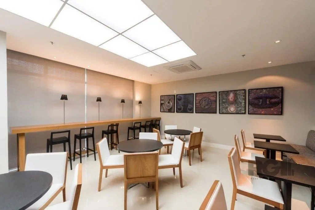 Imagem Conjunto/Sala para Venda - 35m², 0 dormitórios, 1 vaga - Petrópolis