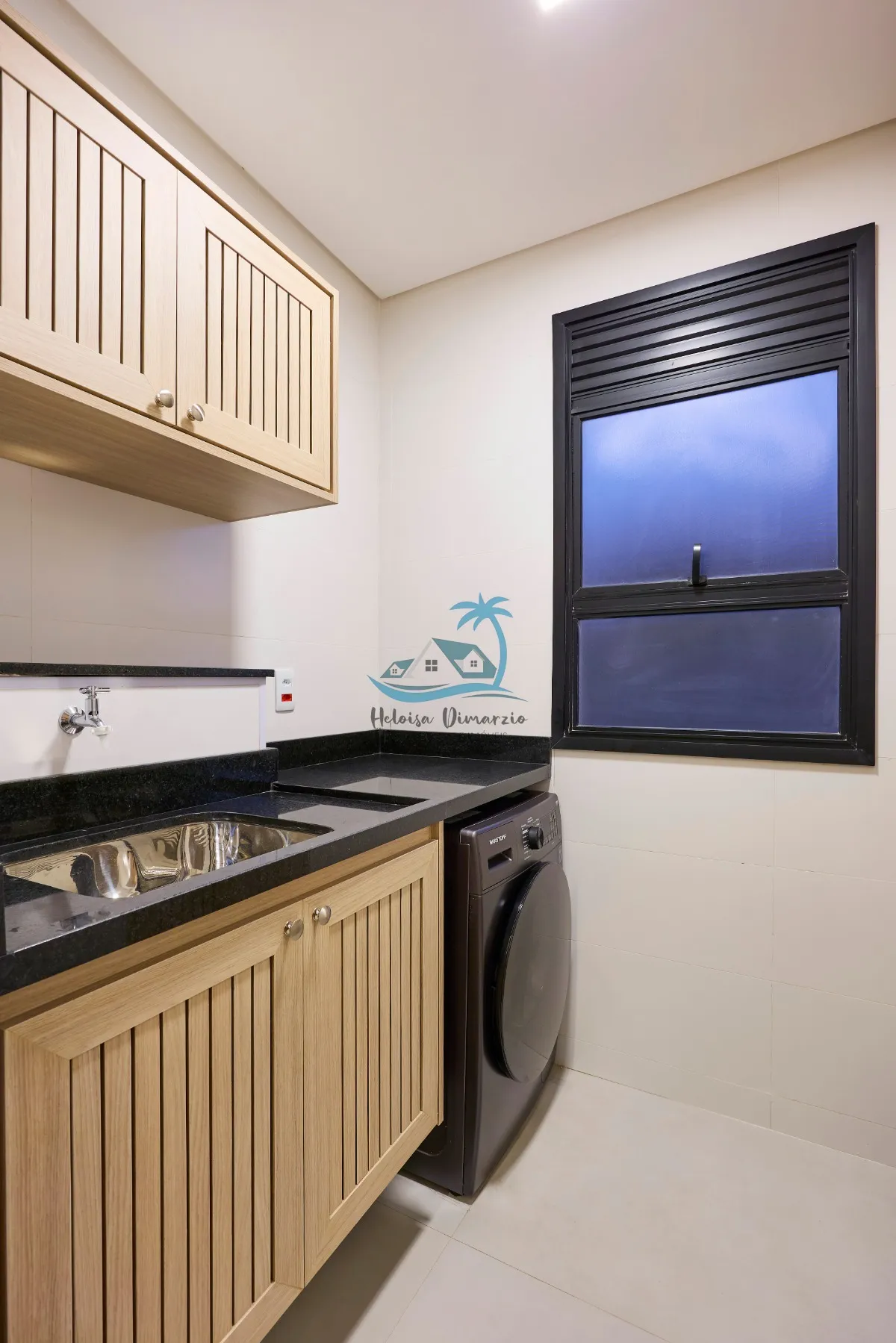 Imagem Apartamento de alto padrão à venda a 70m do mar na Praia da Enseada em Ubatuba