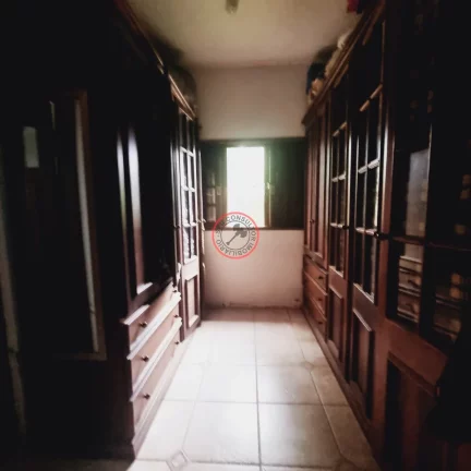 Imagem CASA GRANDE , COM TODOS COMODOS BEM ESPAÇOSOS , MAIS 2 CASAS NO MESMO TERRENO COM ENTRADAS INDIVIDUAIS.
