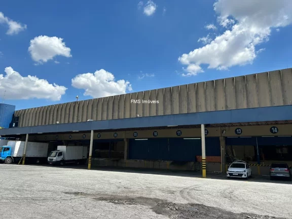 Imagem Galpão para Locação em Barueri - SP com 5.895m² de área total.