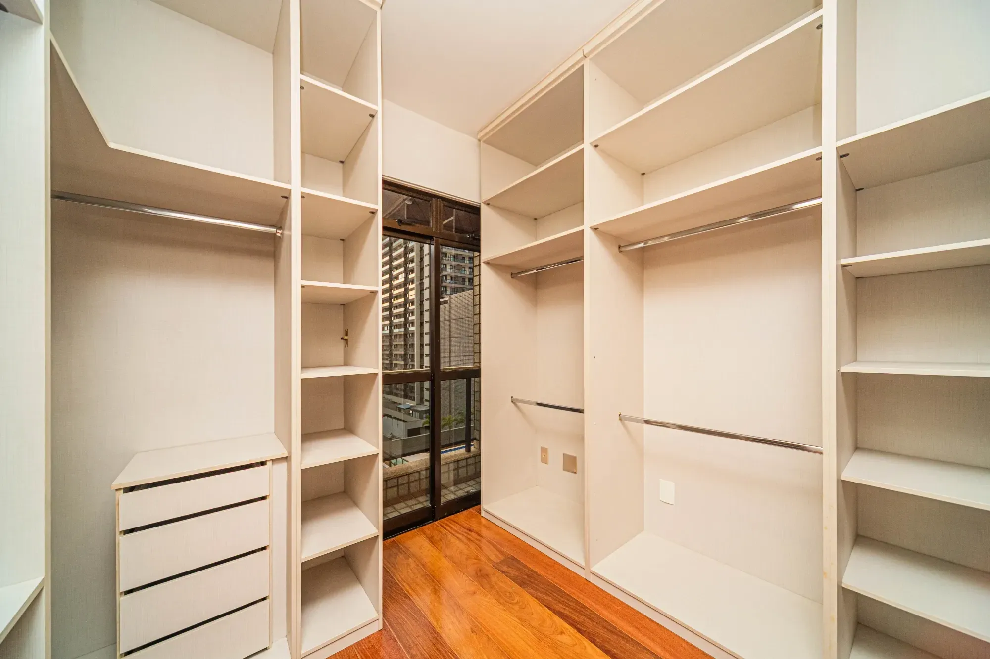 Imagem Apartamento com 3 Quartos à Venda, 150 m² em Centro - Juiz de Fora