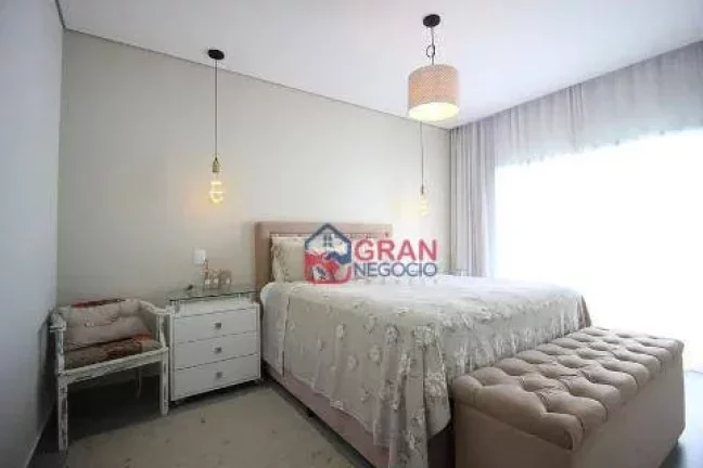 Imagem Casa ampla com quintal em Santa Felicidade