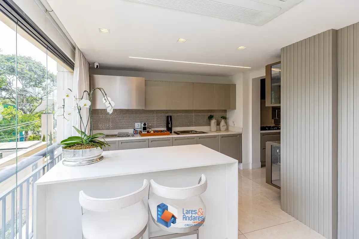 Imagem Apartamento garden para venda em Vila Olímpia com 3 quartos, sendo 3 suítes, 220m²