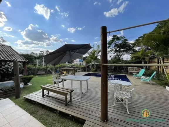 Imagem Casa Semitérrea com 4d/1ste. , lareira, piscina e gazebo!