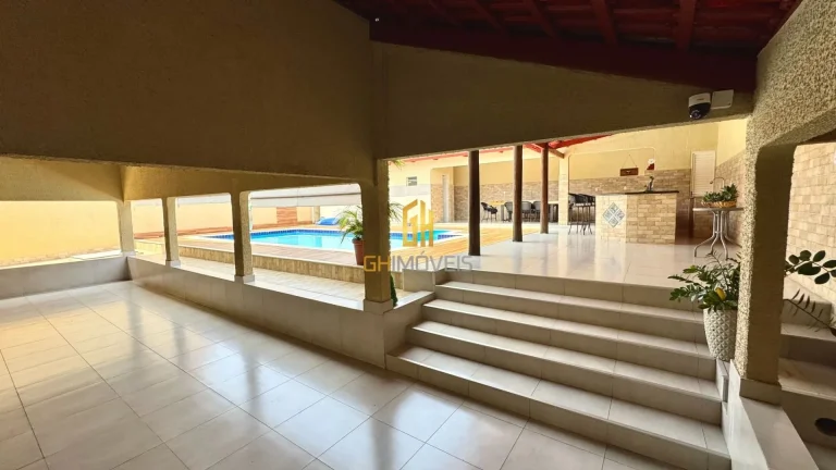 Imagem CA1811Belíssima casa com 3 suítes plenas e piscina localizada no Jardim Petrópolis A casa possui ...