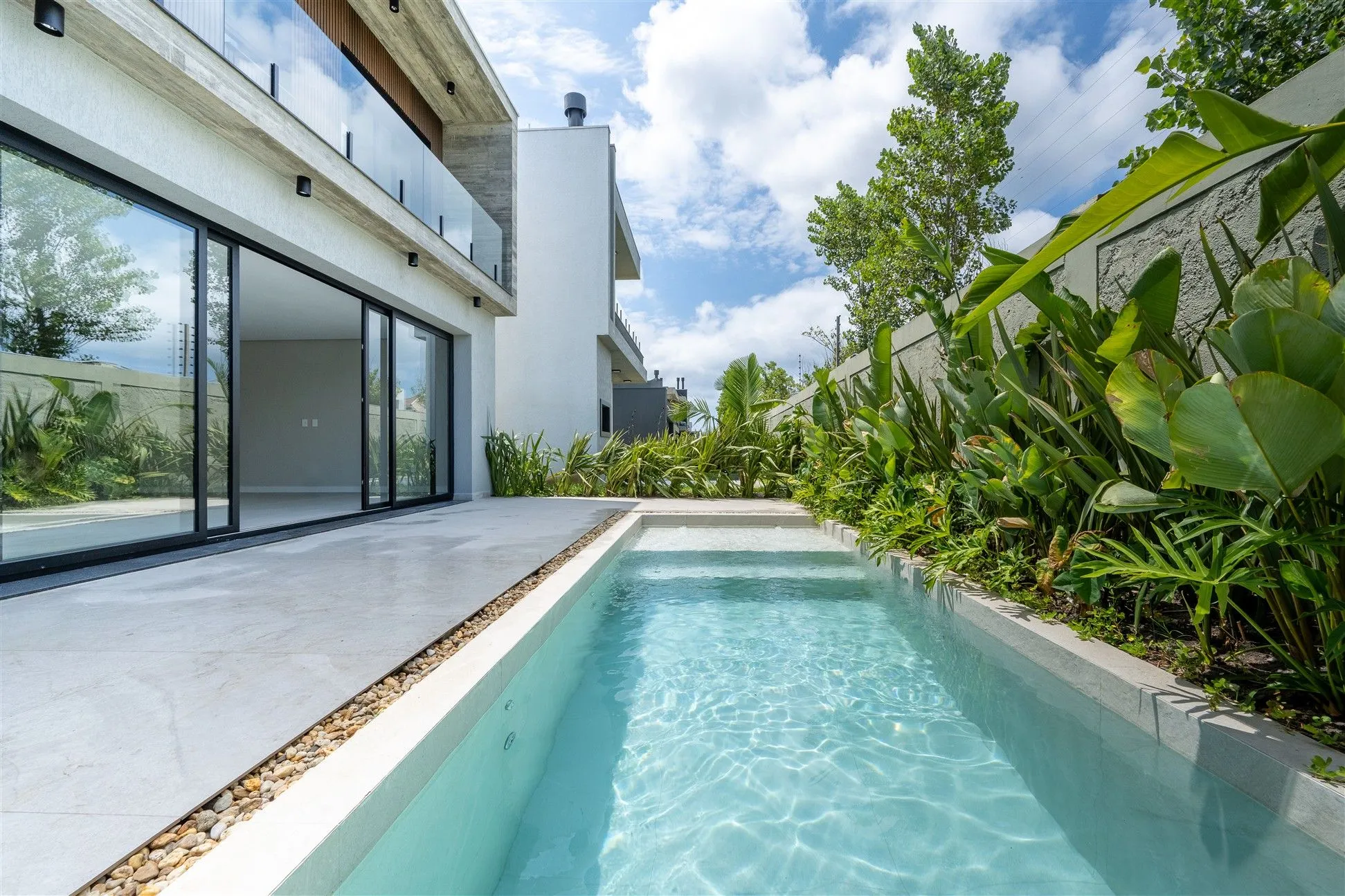 Imagem Casa de condomínio à venda em Xangri-lá, Xangrila, com 4 quartos, 250m2