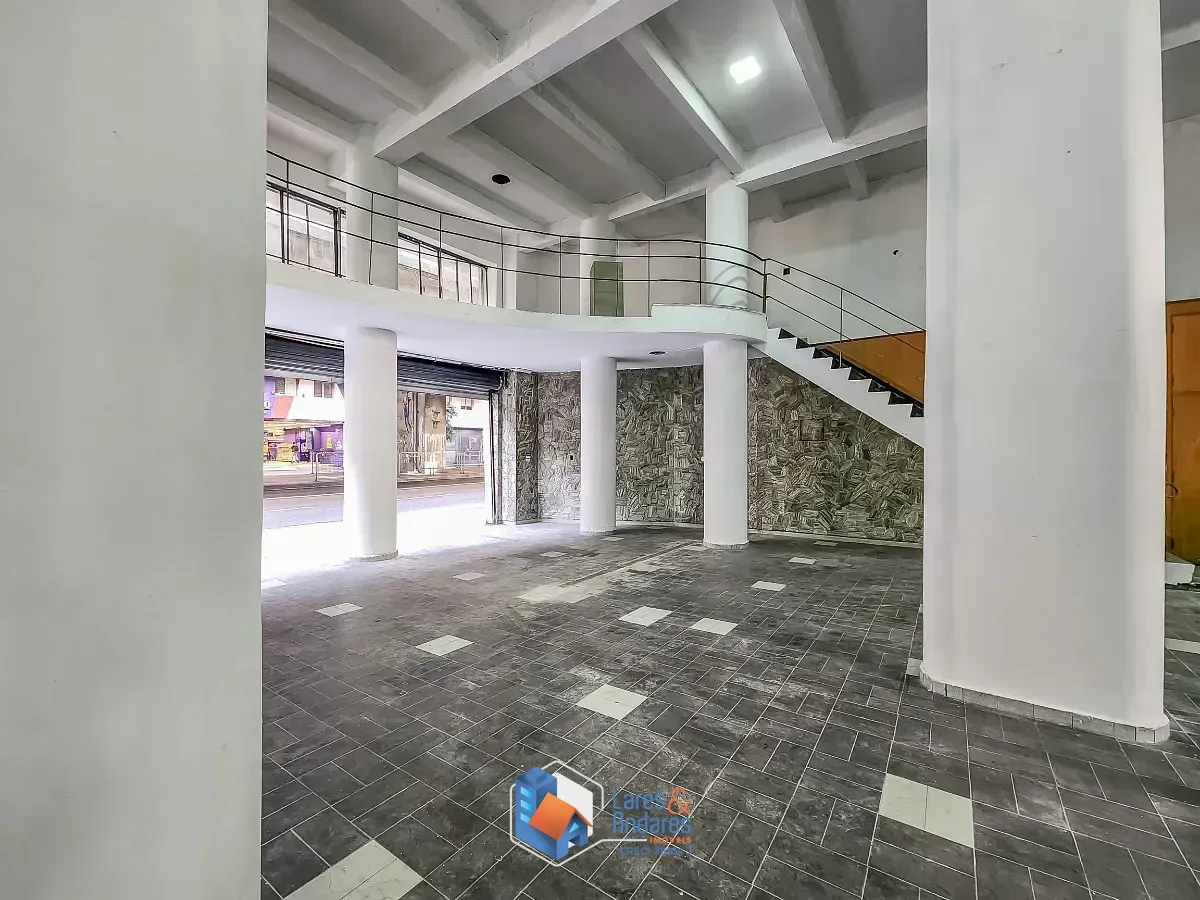 Foto do imóvel Loja de rua para venda e locação em Santa Cecília, 255m² em Avenida General Olímpio da Silveira