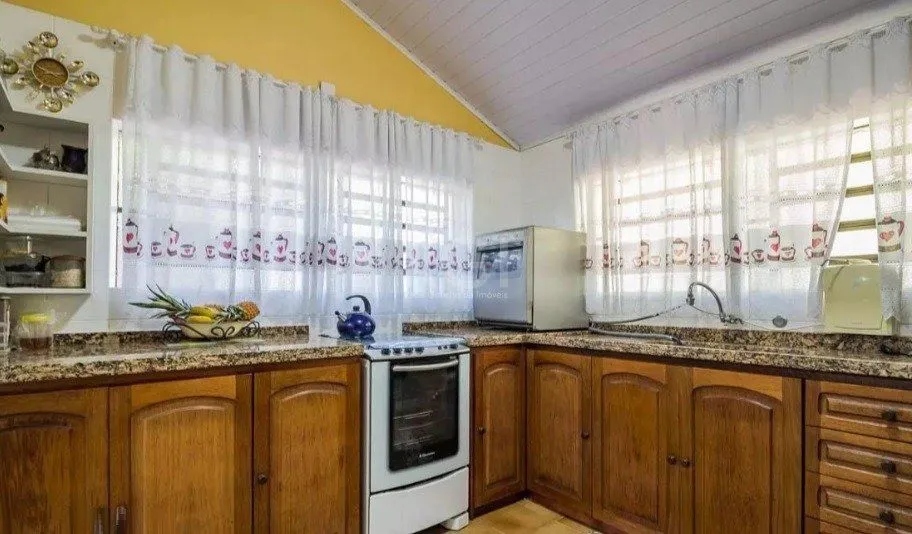 Imagem Casa para Venda - 294.4m², 4 dormitórios, sendo 2 suites, 2 vagas - Nonoai