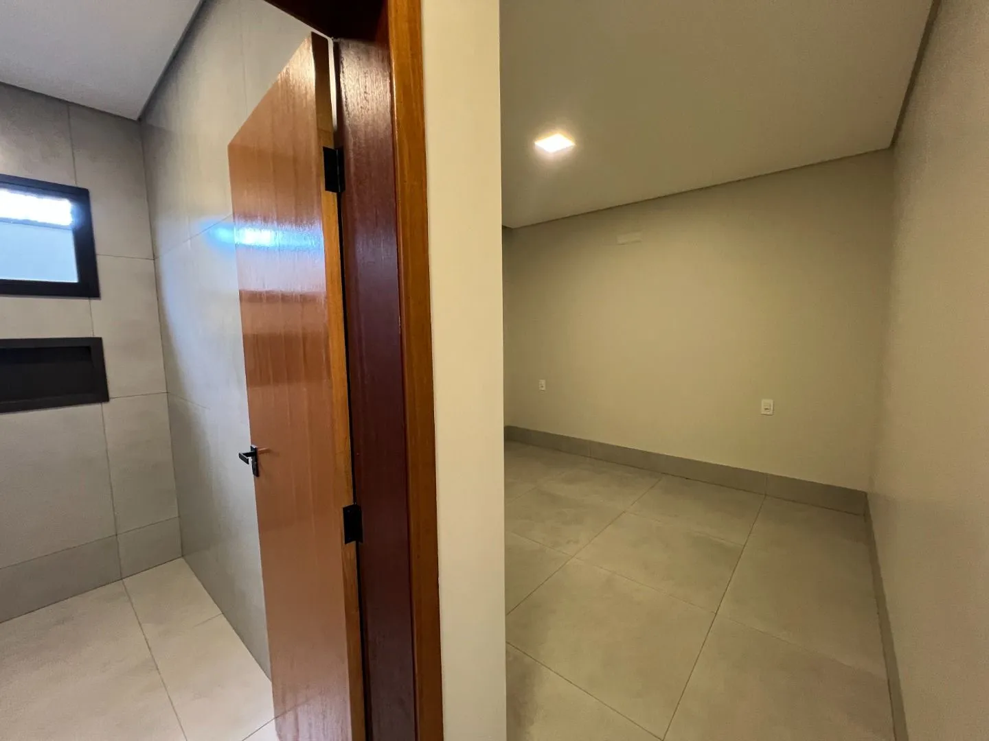 Imagem Casa com 3 dormitórios à venda, 112 m² por R$ 590.000,00 - Jardim Vitória - Patos de Minas/MG