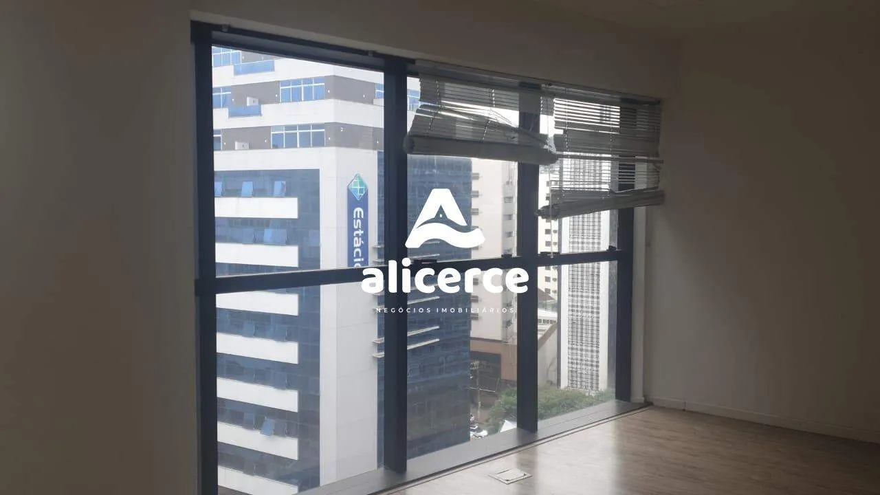 Imagem Sala Comercial à venda l 31,30m² l Centro - Florianópolis/SC