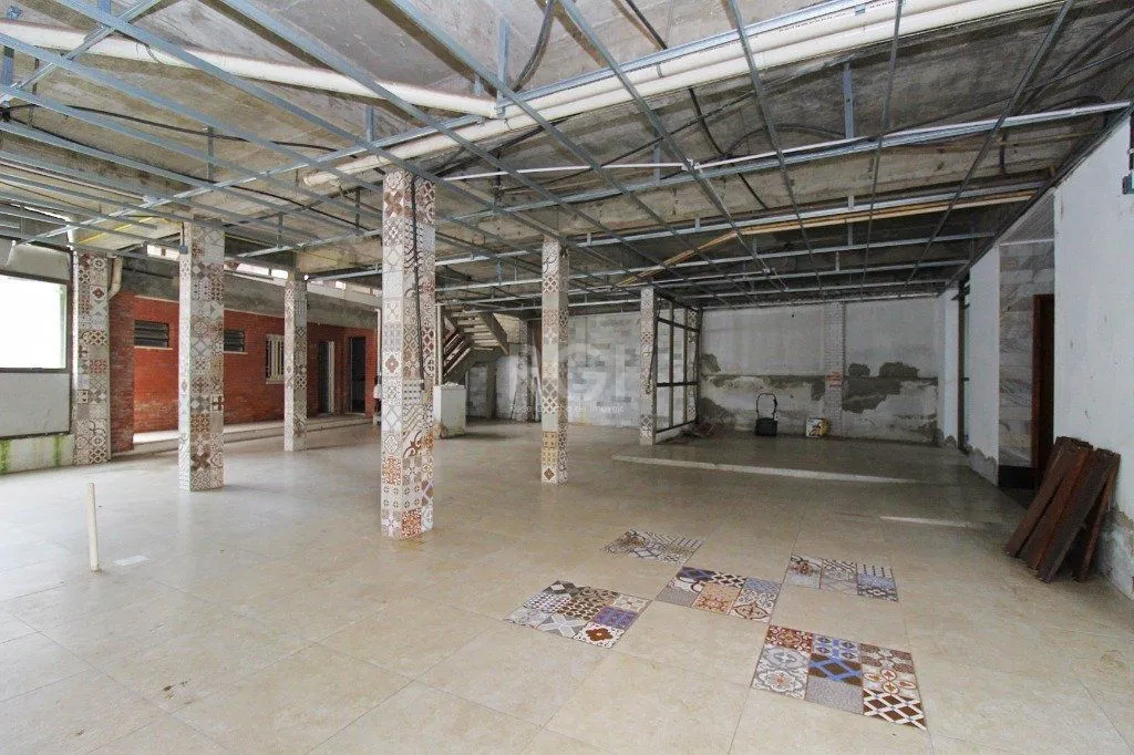 Imagem Casa para Venda - 840m², 7 dormitórios, sendo 3 suites, 8 vagas - Medianeira