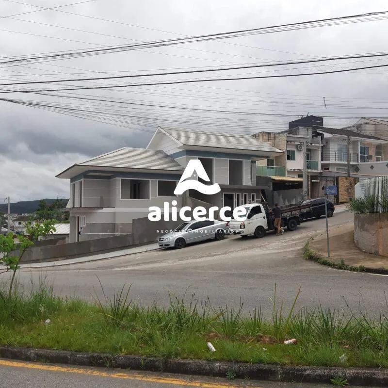 Imagem Sobrado 3 Quartos | 1 Suíte | 2 Vagas - Loteamento San Marino - São José