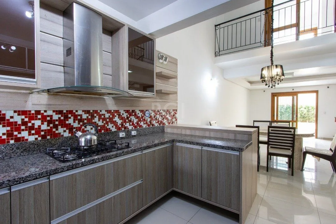 Imagem Casa para Venda - 204m², 3 dormitórios, sendo 3 suites, 2 vagas - Espirito Santo