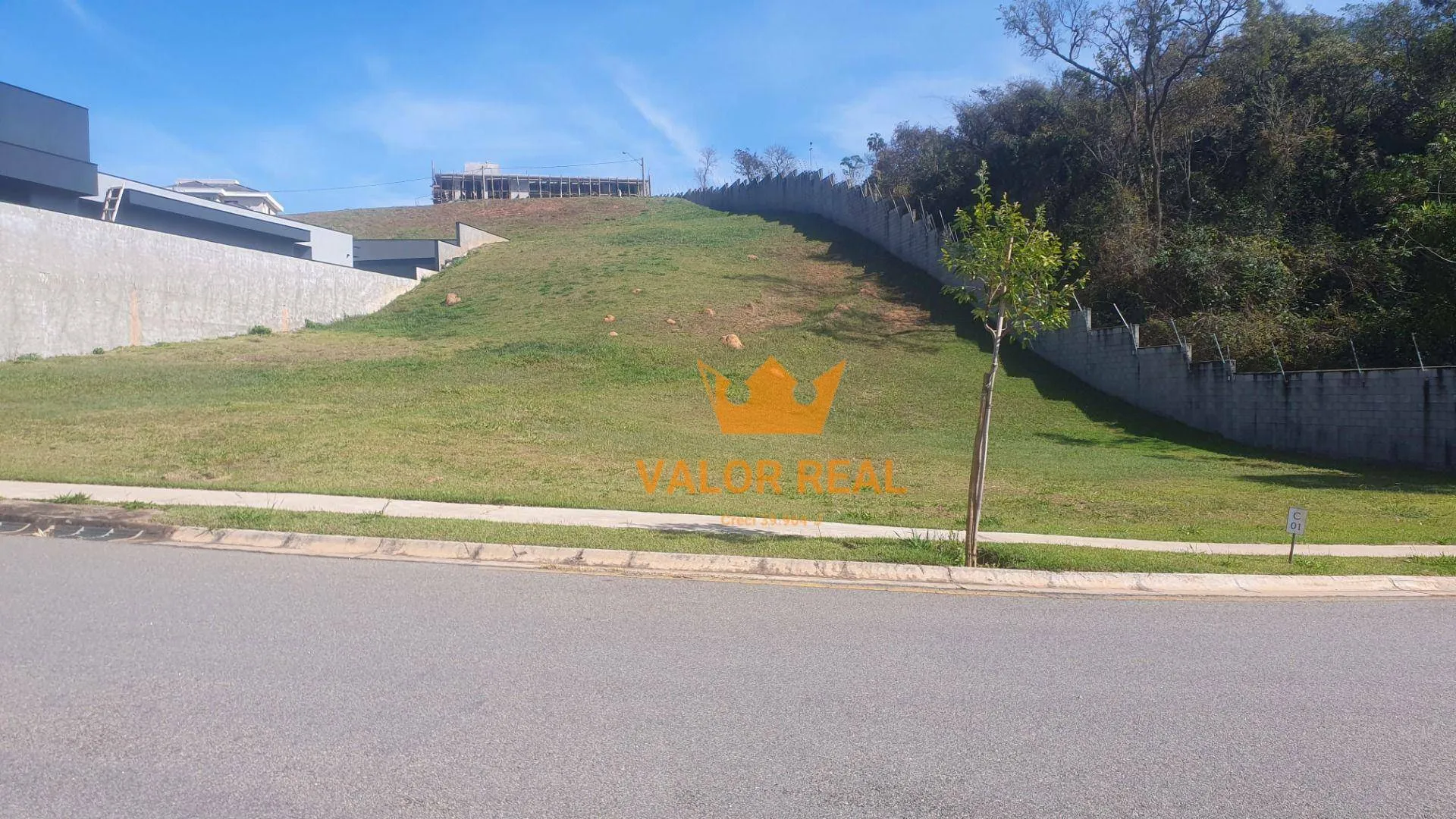 Imagem Terreno de Alto Padrão Malota - Condomínio Jardim Atenas - 700 m2 - Pronto para Construir.
