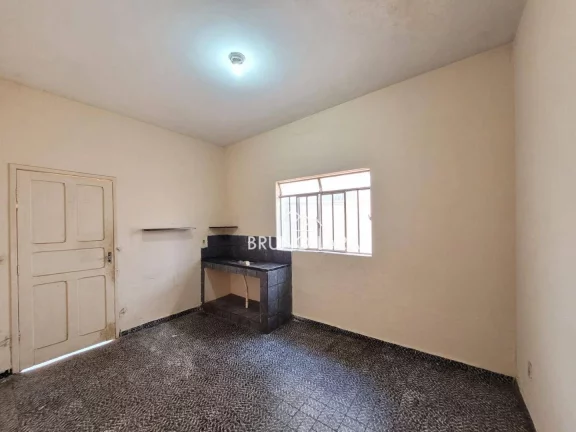Imagem Casa disponível para locação no Centro - Igarapé/MG.