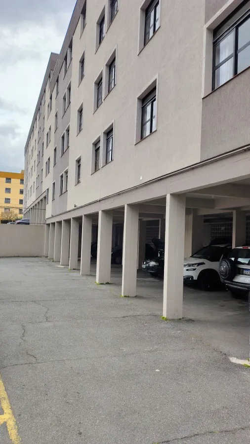 Imagem Apartamento a venda nas Mercês com 3 quartos R$ 387.000,00.