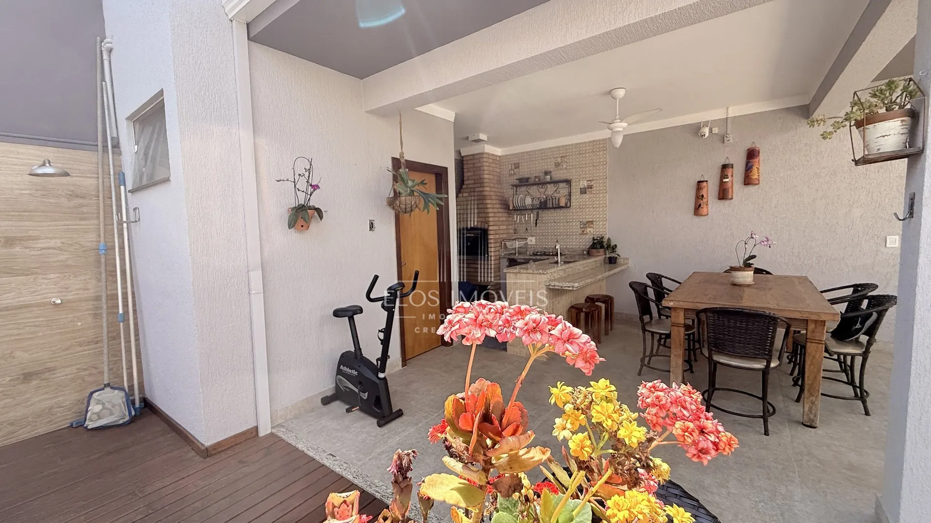 Imagem Sobrado de 3 quartos, 191m² no bairro Parque Residencial Roland, em Limeira