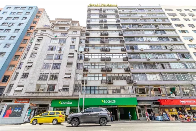 Imagem Conforto e Luxo à Beira-Mar em Copacabana - Visite Agora!