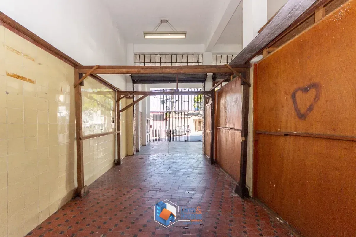 Imagem Casa para venda em Parque Santo Antônio com 5 quartos, 210m²