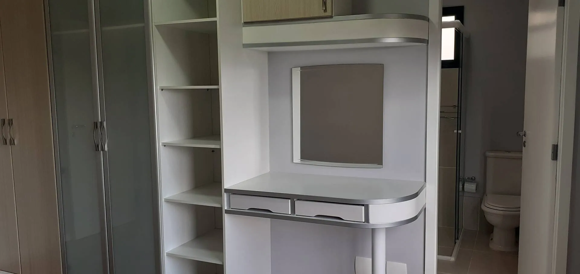 Imagem Apartamento de 97m² Finamente Reformado e Planejado, com Vista Permanente para o Res 1