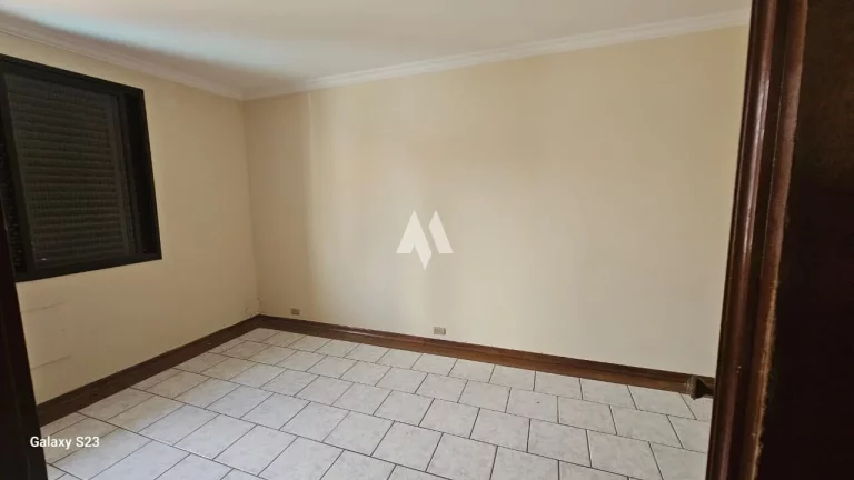 Imagem Casa com 4 dormitórios + 1 suíte + edícula em Ponta da Praia, Santos/SP