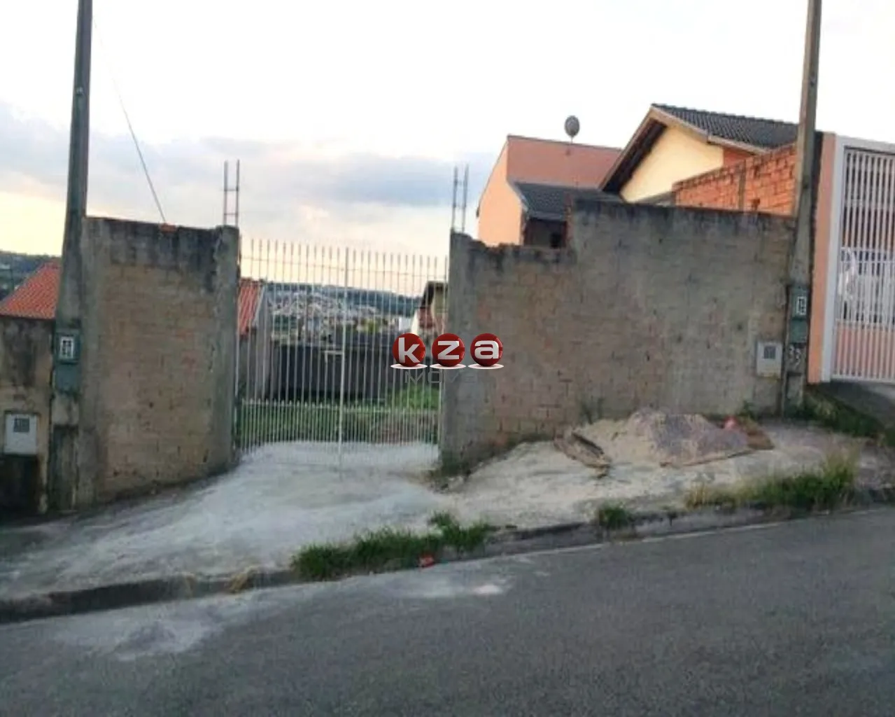 Foto do imóvel Terreno à venda em Valinhos-SP no Loteamento Residencial Água Nova com 300,00 m² de área!