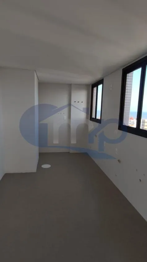 Imagem Apartamento á venda com 3 dormitórios no centro de Torres/RS