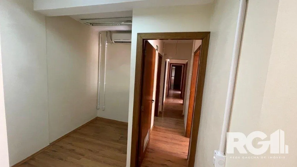 Imagem Prédio Comercial Imponente com 1.200m² na Zona Norte de Porto Alegre