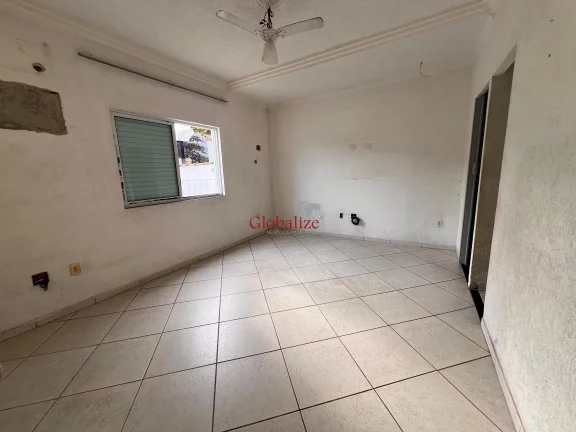 Imagem Sobrado à venda com 220m², 3 quartos, 2 suítes, 8 vagas por R$800.000,00 na Vila Mathias em Santos