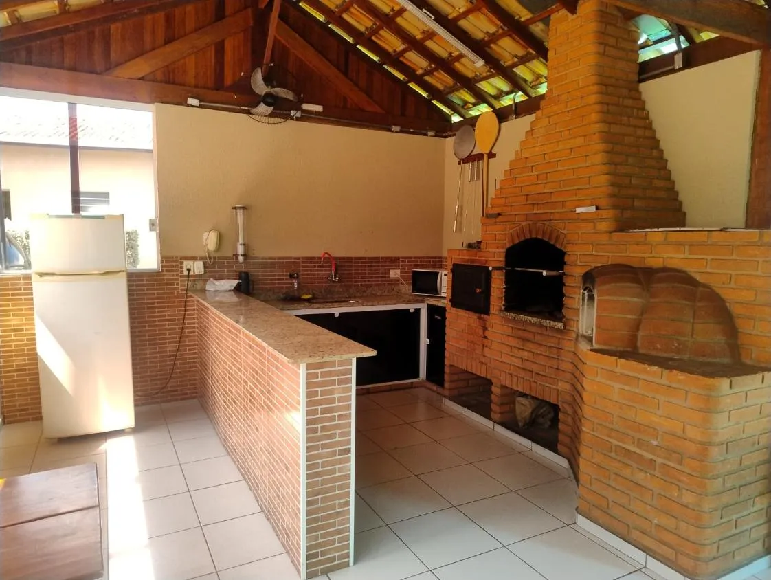Imagem Apartamento com 2 Dormitórios, Varanda e 1 Vaga 45 m²