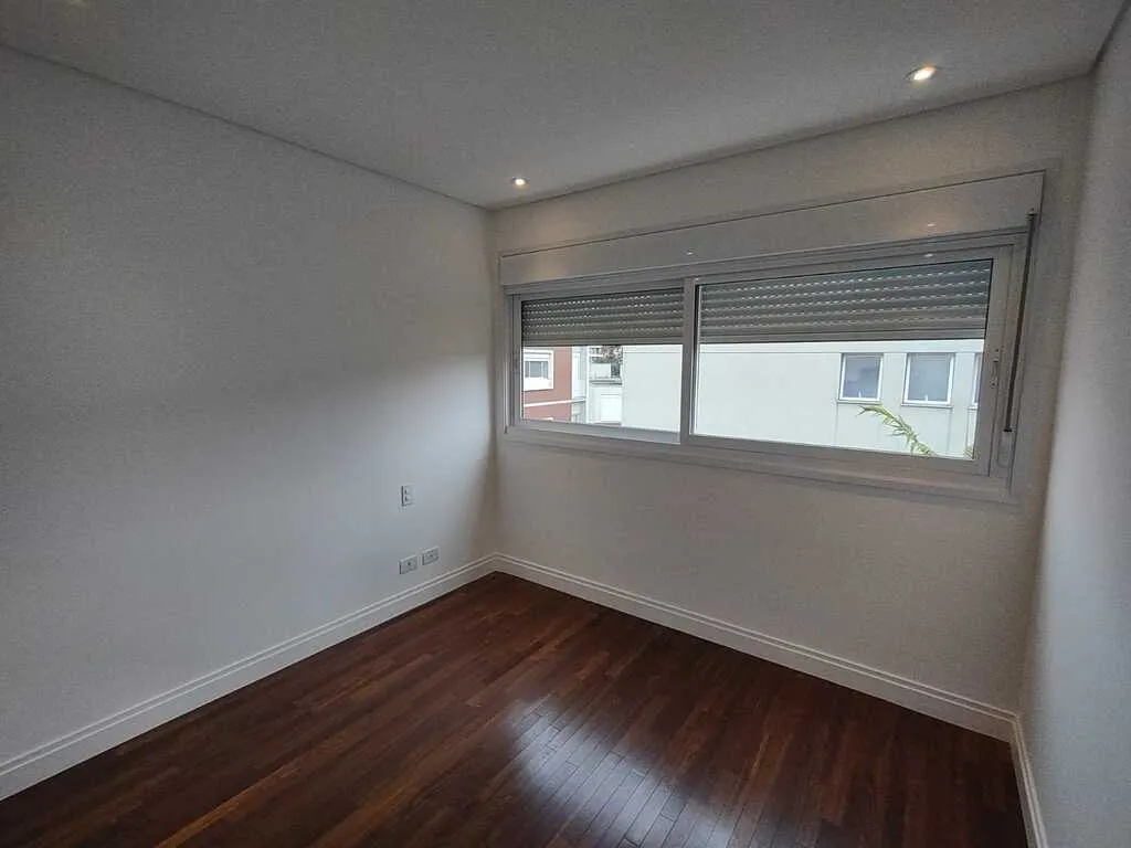 Imagem Casa Duplex 324,87M², 4Q, 4 Suítes, 7 Banheiros, 3 Vagas, Academia, Segurança 24h, Jardim, Portaria, Praça.